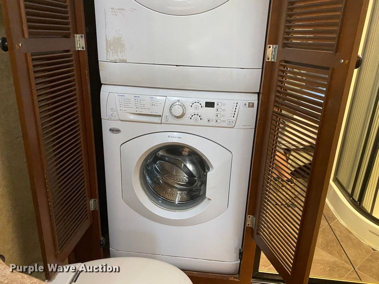 image for item JW9497 2009 Freightliner XC-R Mandalay  RV