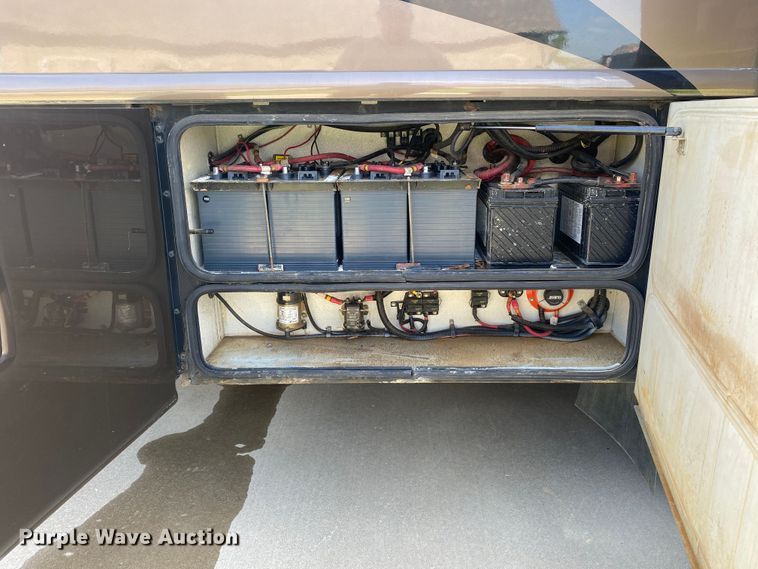 image for item JW9497 2009 Freightliner XC-R Mandalay  RV