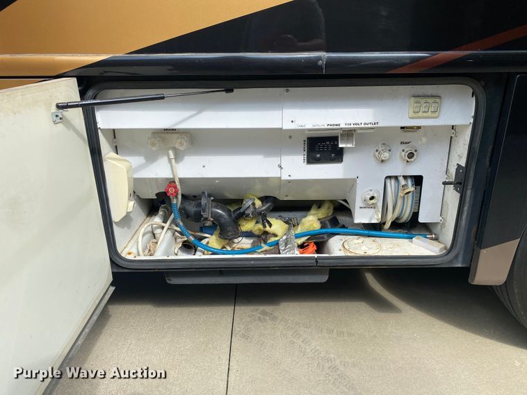 image for item JW9497 2009 Freightliner XC-R Mandalay  RV