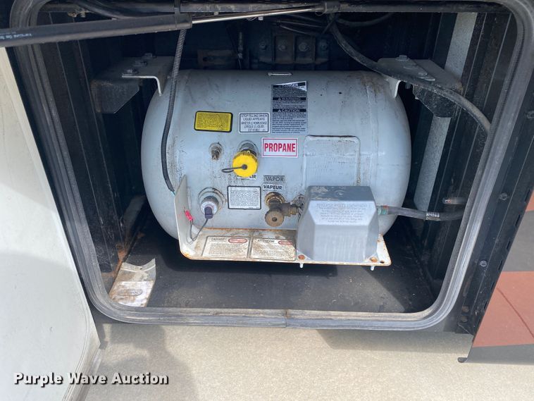 image for item JW9497 2009 Freightliner XC-R Mandalay  RV