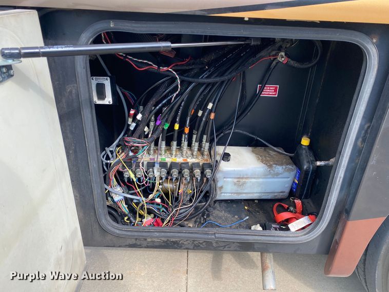 image for item JW9497 2009 Freightliner XC-R Mandalay  RV