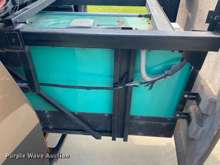 image for item JW9497 2009 Freightliner XC-R Mandalay  RV