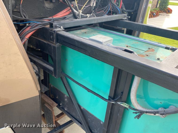 image for item JW9497 2009 Freightliner XC-R Mandalay  RV