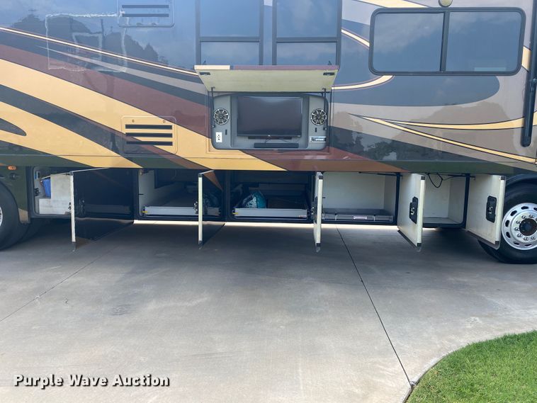 image for item JW9497 2009 Freightliner XC-R Mandalay  RV