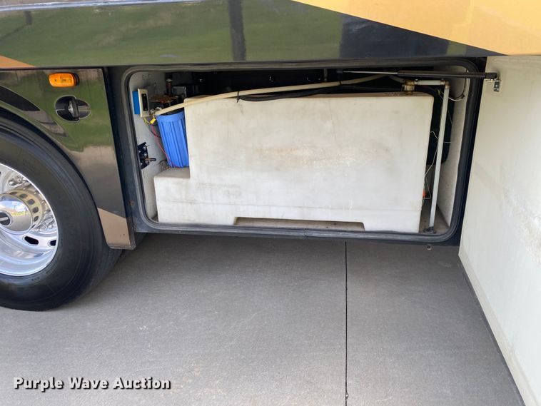 image for item JW9497 2009 Freightliner XC-R Mandalay  RV