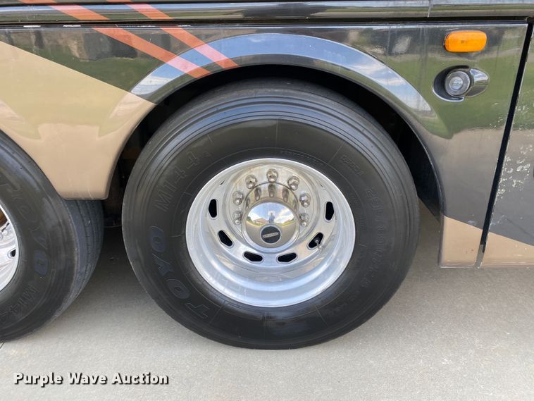 image for item JW9497 2009 Freightliner XC-R Mandalay  RV