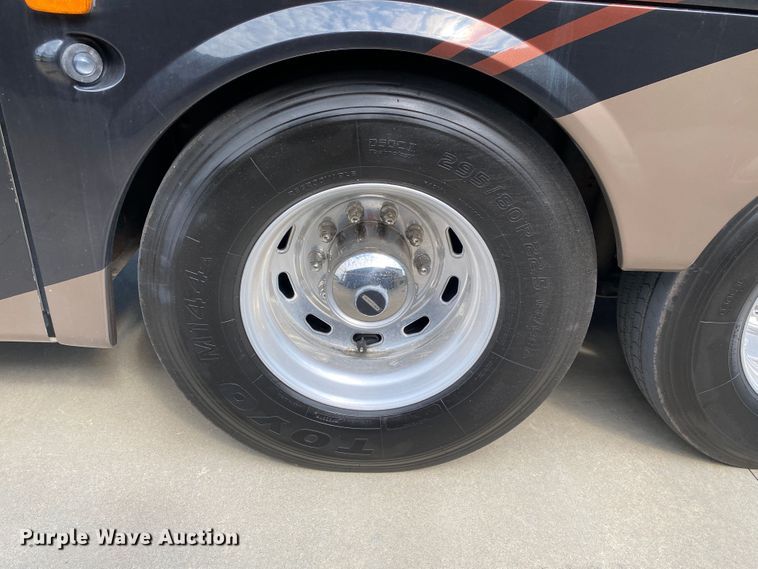 image for item JW9497 2009 Freightliner XC-R Mandalay  RV