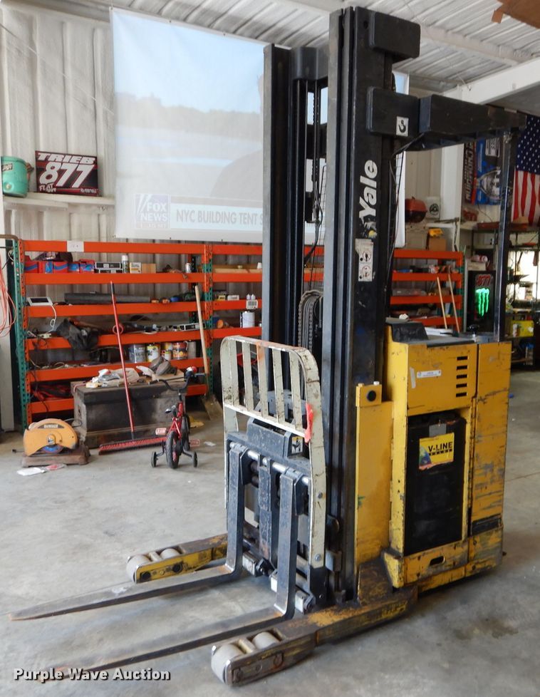 image for item JX9109 Yale NR040ABNL36SF107  forklift