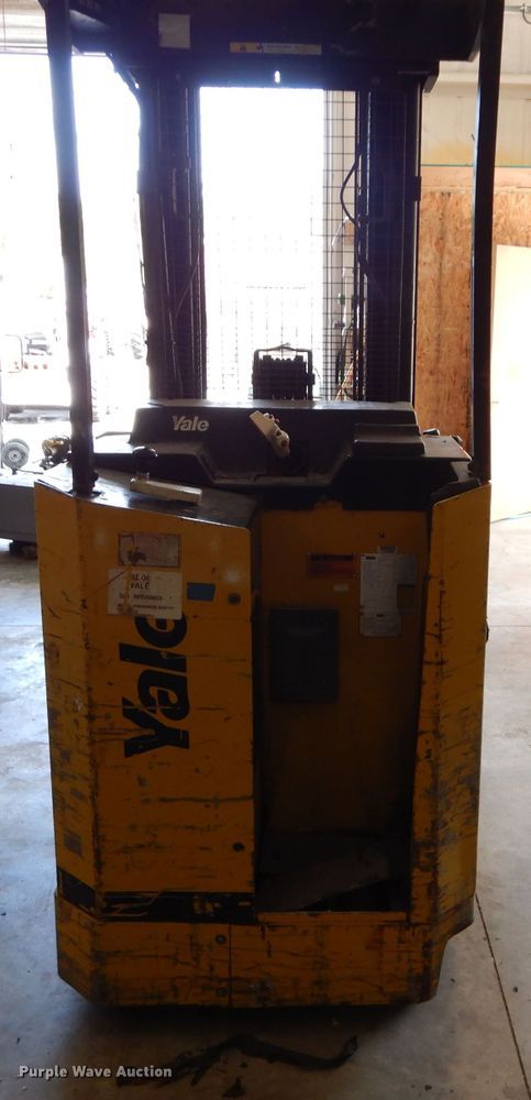 image for item JX9109 Yale NR040ABNL36SF107  forklift