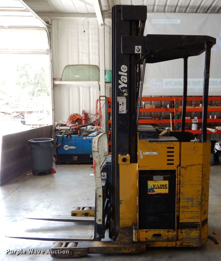 image for item JX9109 Yale NR040ABNL36SF107  forklift