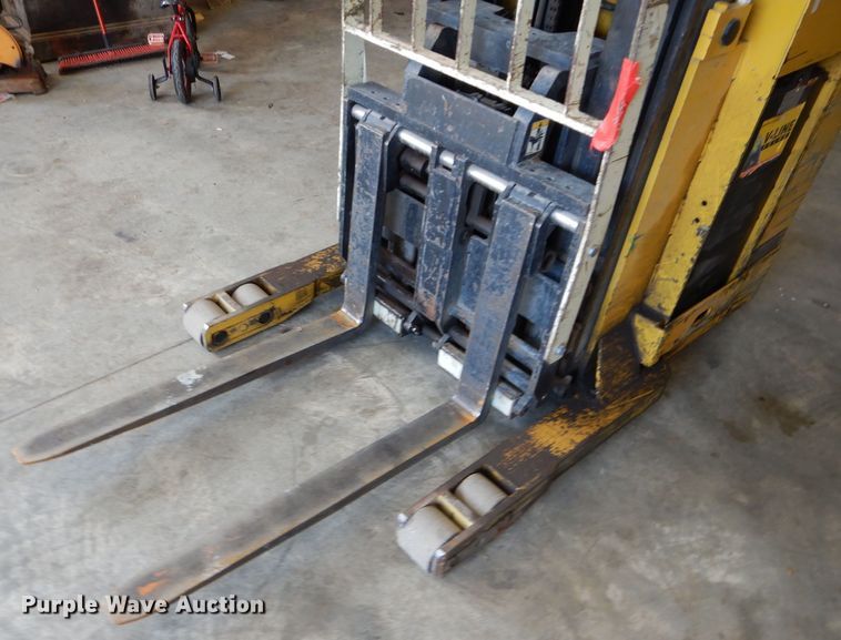 image for item JX9109 Yale NR040ABNL36SF107  forklift
