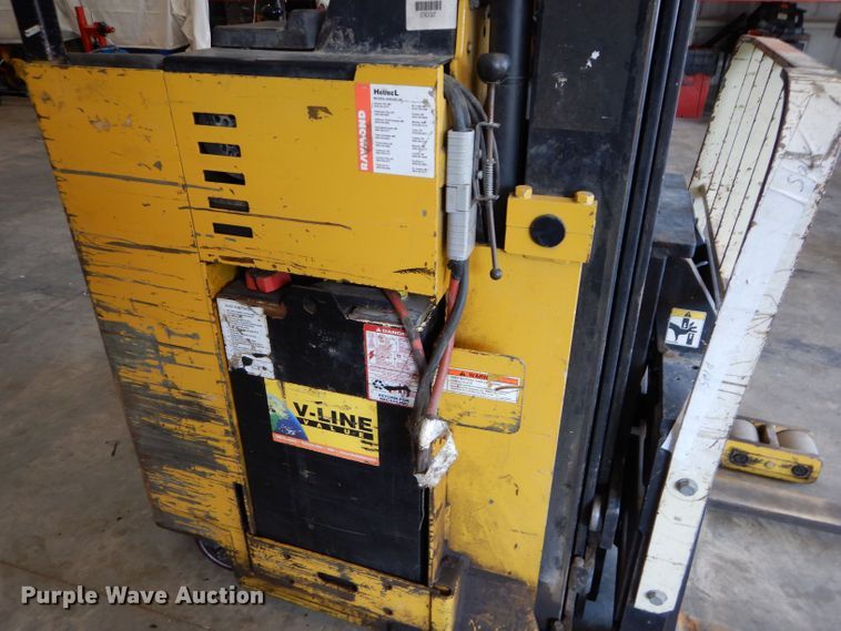 image for item JX9109 Yale NR040ABNL36SF107  forklift