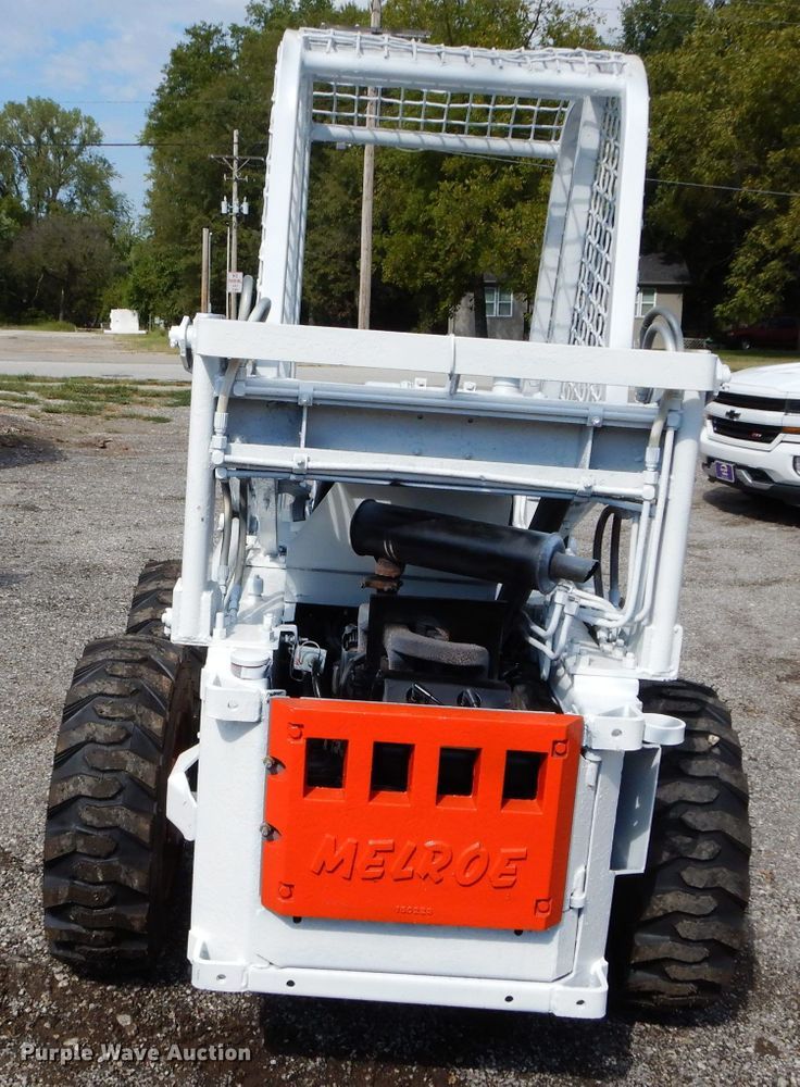 image for item JX9111 Melroe M600  skid steer loader