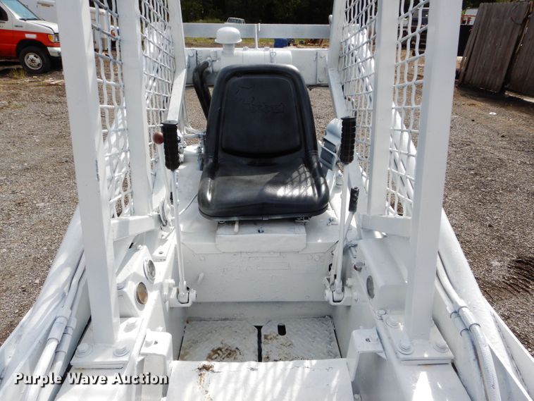 image for item JX9111 Melroe M600  skid steer loader