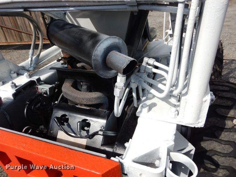 image for item JX9111 Melroe M600  skid steer loader