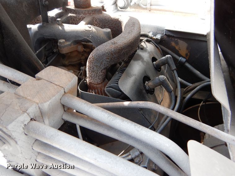 image for item JX9111 Melroe M600  skid steer loader