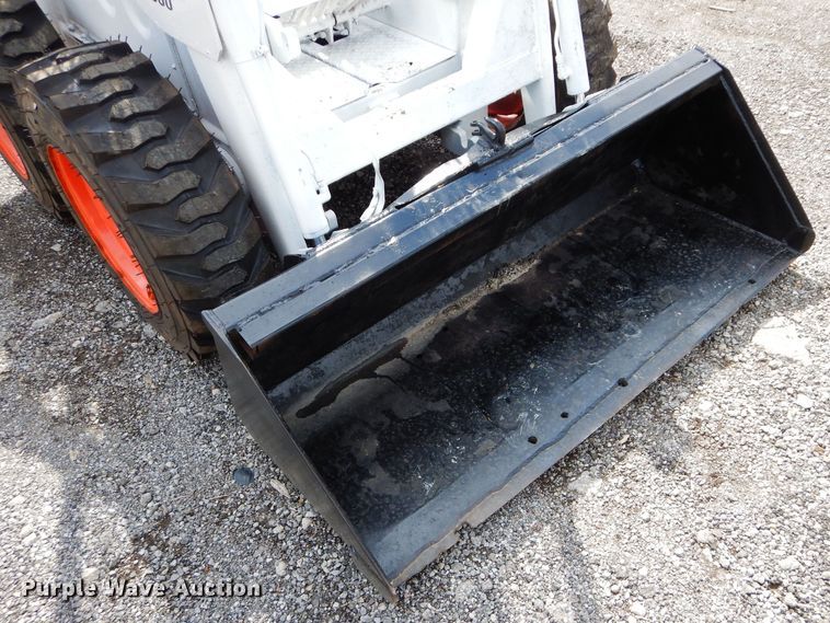 image for item JX9111 Melroe M600  skid steer loader