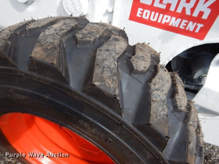 image for item JX9111 Melroe M600  skid steer loader