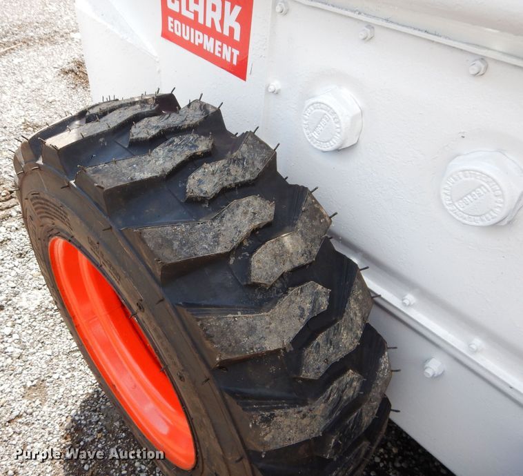 image for item JX9111 Melroe M600  skid steer loader