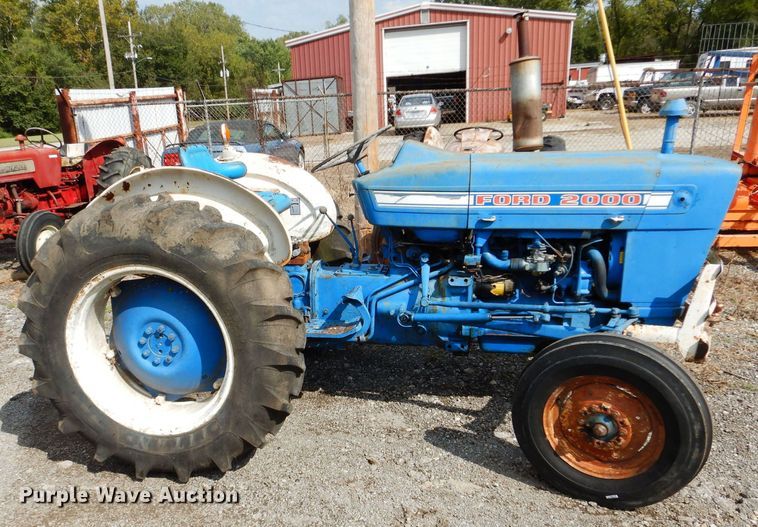 image for item JX9113 1971 Ford 2000  tractor