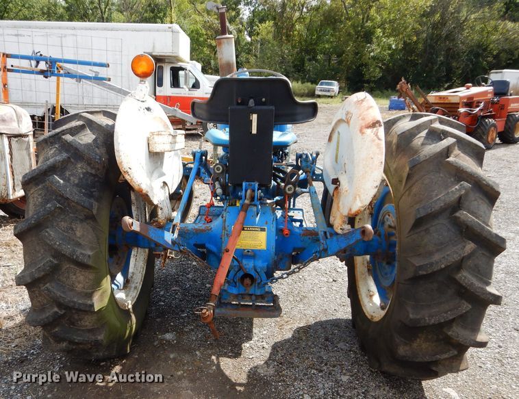 image for item JX9113 1971 Ford 2000  tractor