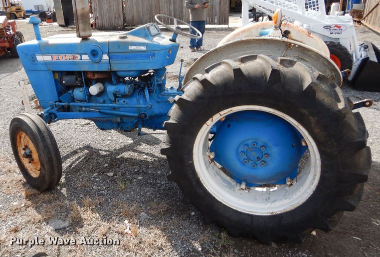 image for item JX9113 1971 Ford 2000  tractor