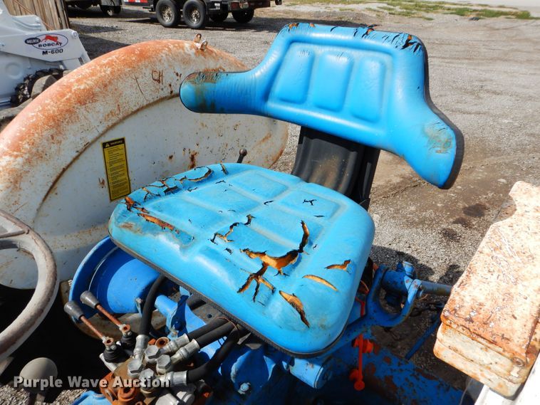 image for item JX9113 1971 Ford 2000  tractor