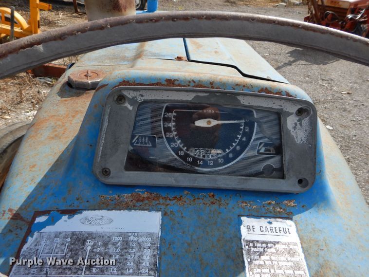 image for item JX9113 1971 Ford 2000  tractor