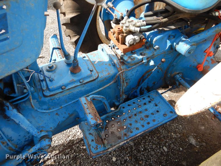 image for item JX9113 1971 Ford 2000  tractor