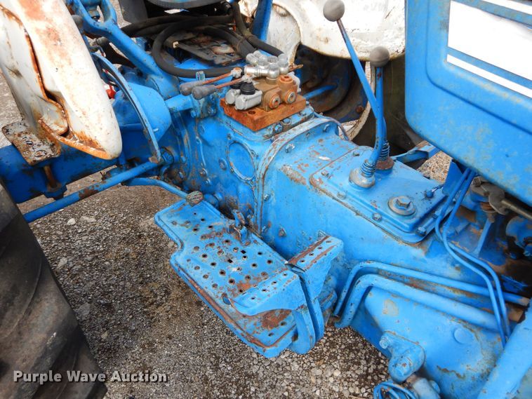 image for item JX9113 1971 Ford 2000  tractor