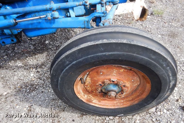 image for item JX9113 1971 Ford 2000  tractor