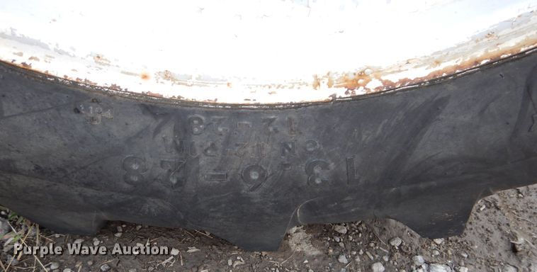 image for item JX9113 1971 Ford 2000  tractor