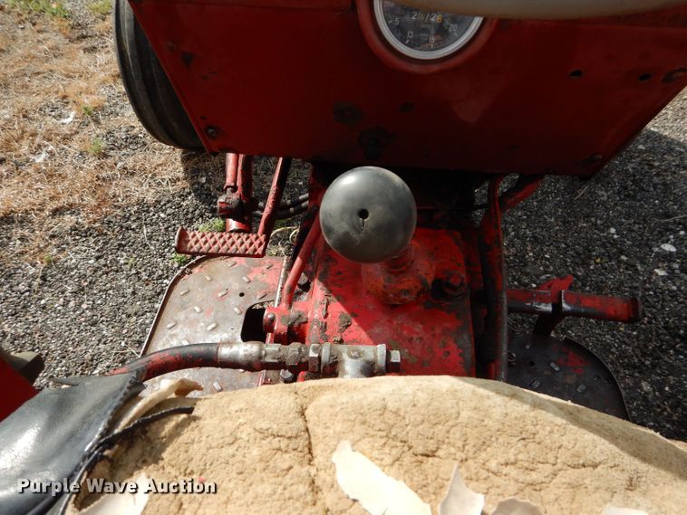 image for item JX9114 1961 International Harvester B414  tractor