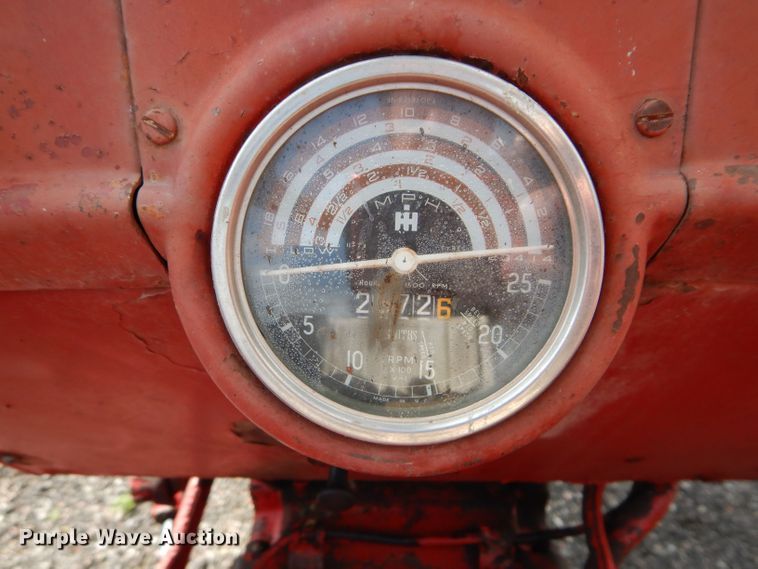 image for item JX9114 1961 International Harvester B414  tractor