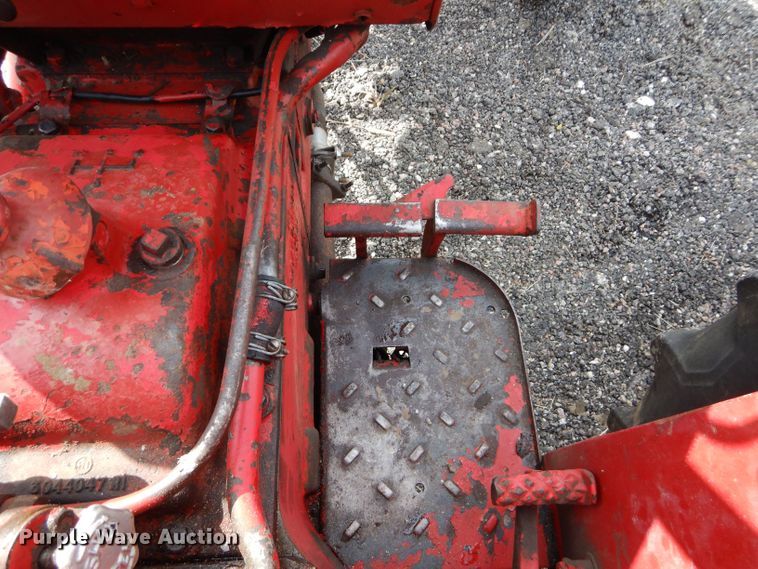 image for item JX9114 1961 International Harvester B414  tractor
