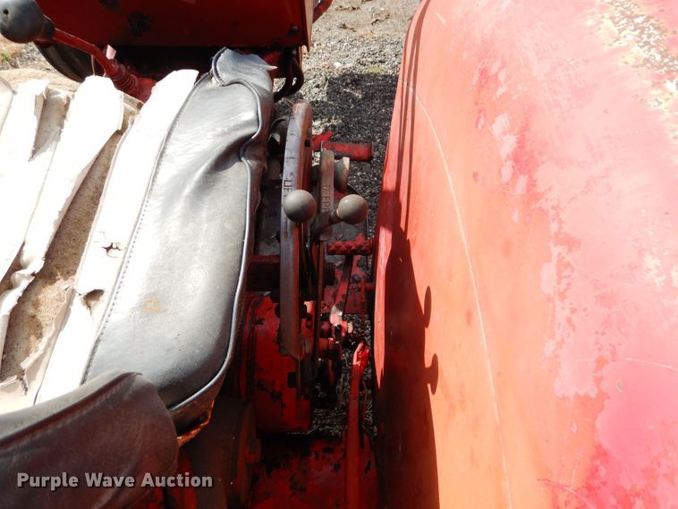 image for item JX9114 1961 International Harvester B414  tractor