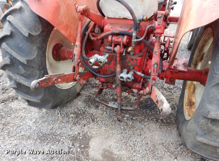 image for item JX9114 1961 International Harvester B414  tractor