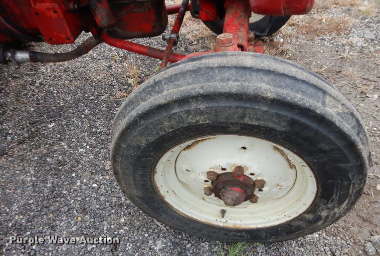 image for item JX9114 1961 International Harvester B414  tractor