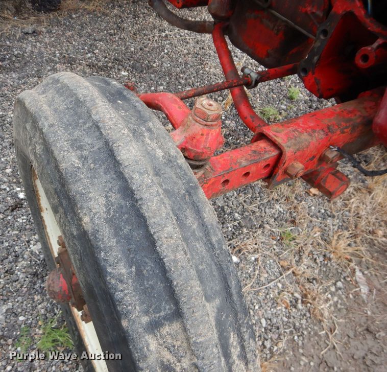 image for item JX9114 1961 International Harvester B414  tractor