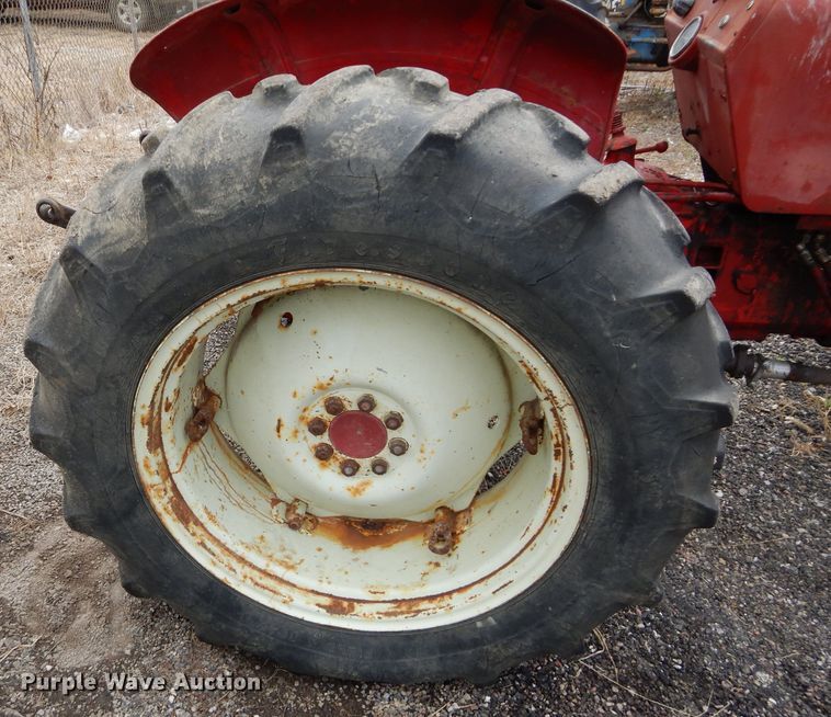 image for item JX9114 1961 International Harvester B414  tractor