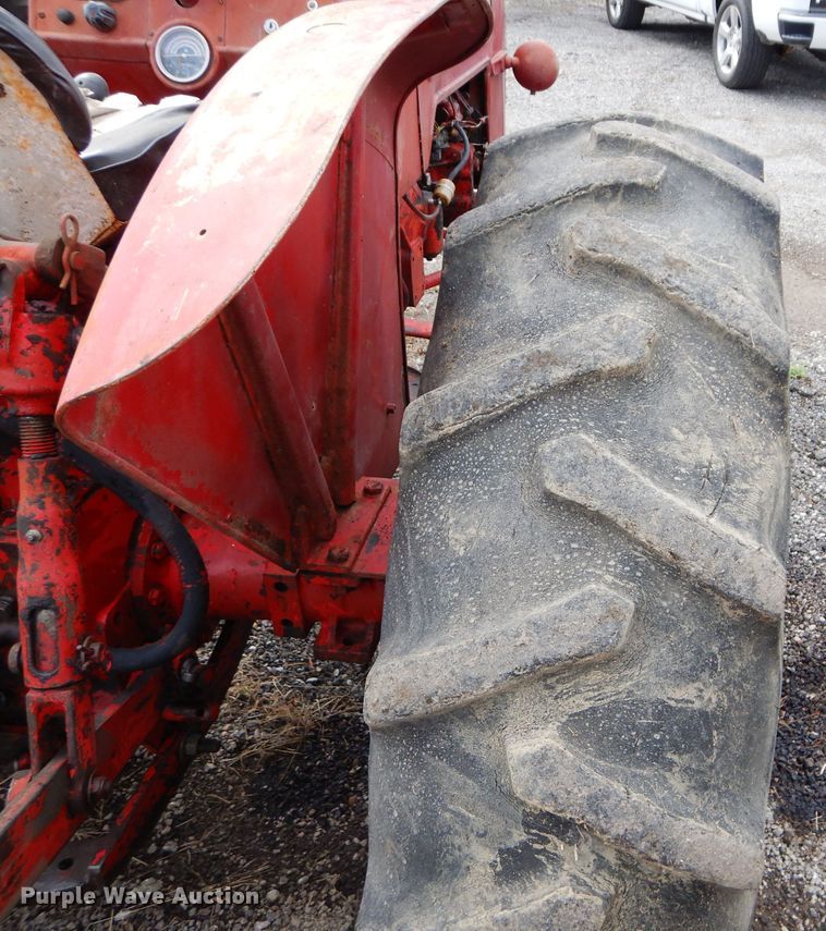 image for item JX9114 1961 International Harvester B414  tractor