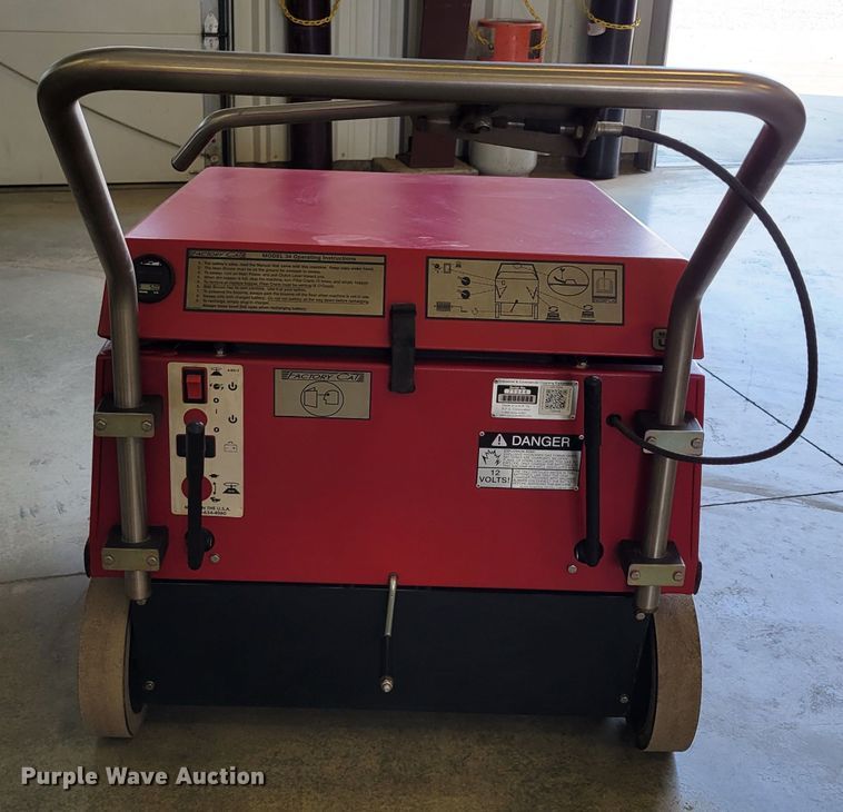 image for item JZ9164 Factory Cat 34  floor sweeper