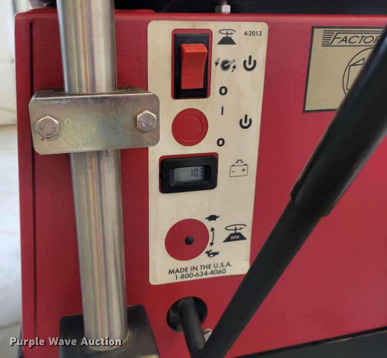 image for item JZ9164 Factory Cat 34  floor sweeper