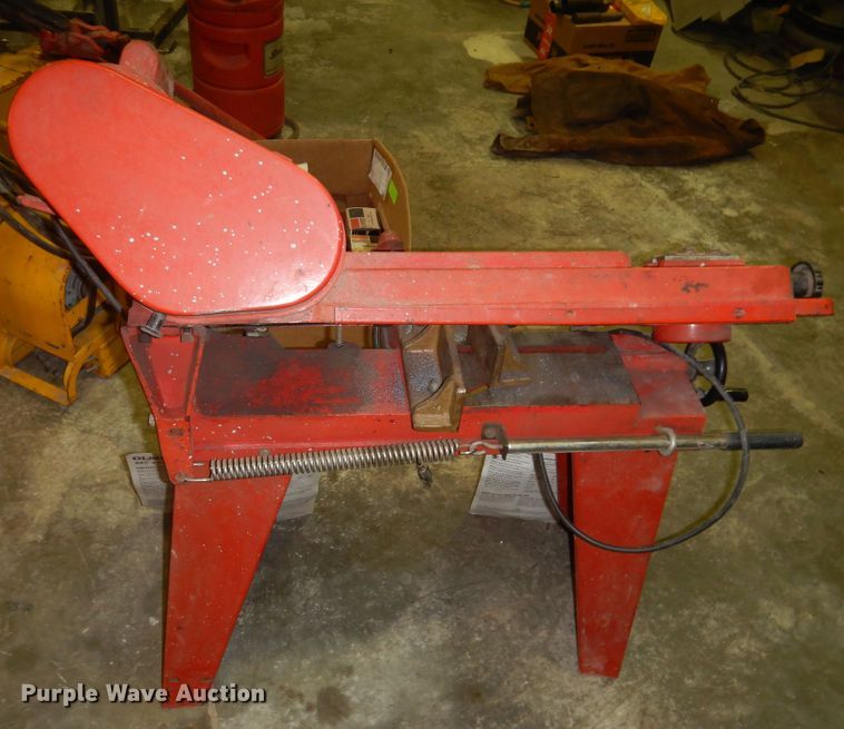 image for item KF9440 1982 Amrox AX-450  bandsaw