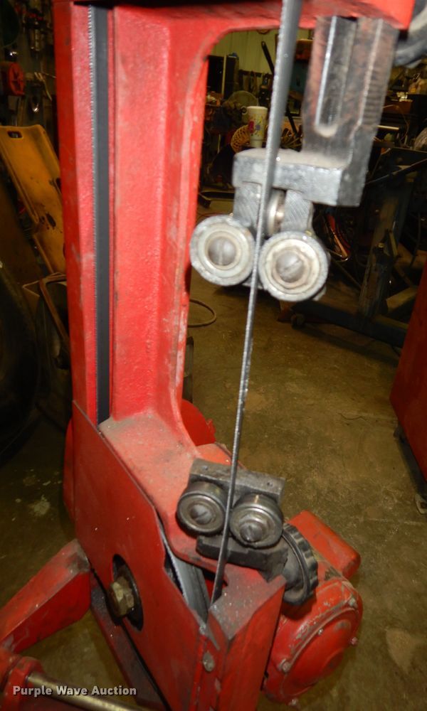 image for item KF9440 1982 Amrox AX-450  bandsaw