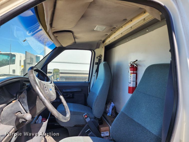 image for item KH9248 1995 Ford E350  box truck