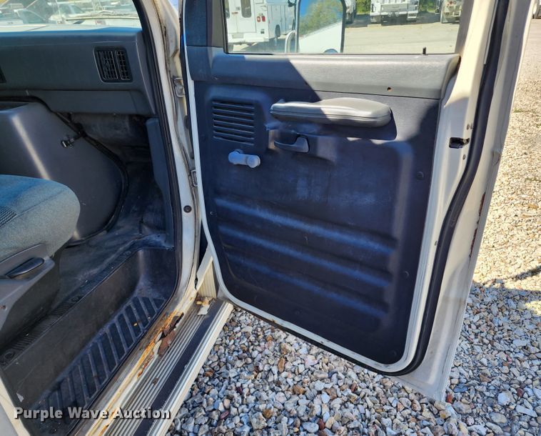 image for item KH9248 1995 Ford E350  box truck