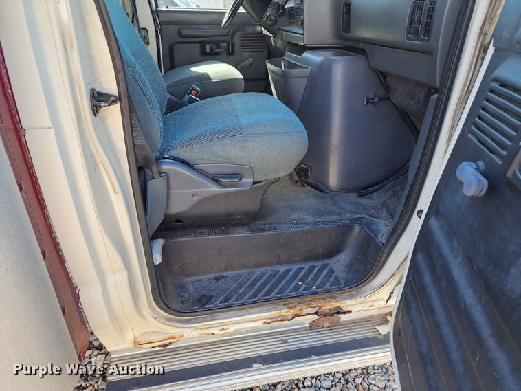 image for item KH9248 1995 Ford E350  box truck