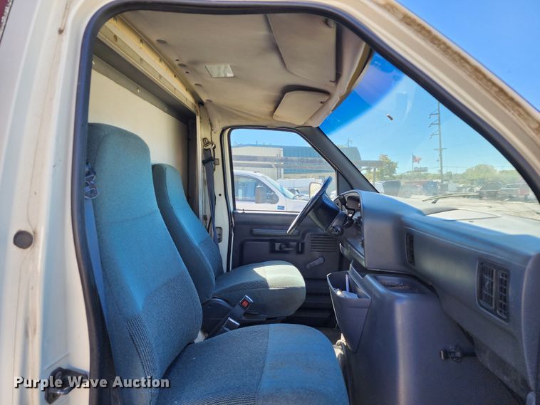image for item KH9248 1995 Ford E350  box truck