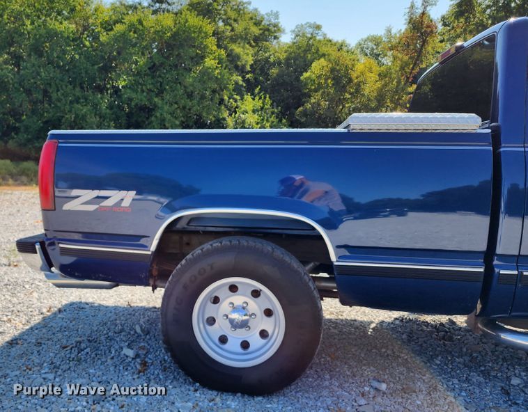 1998 Chevrolet K1500 Ext. Cab pickup truck in Clinton, MO Item KH9307